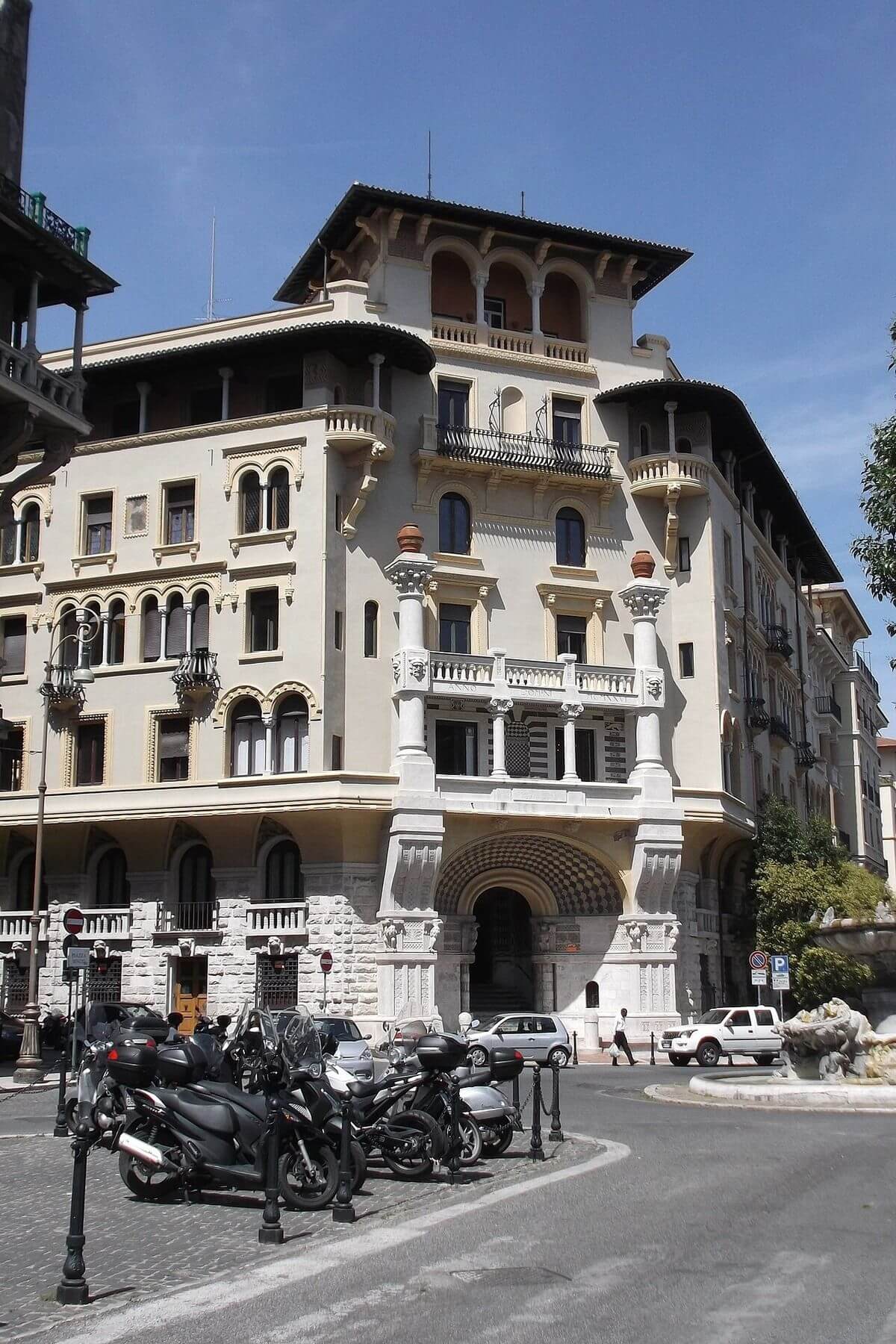 Palazzo Senza Nome in Rome Quartiere Coppedè